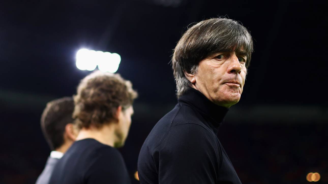 Löw witzelt über Frage zur Zukunft
