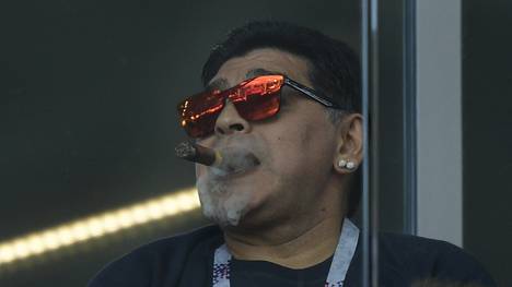Diego Maradona verfolgte das Spiel der Argentinier mit einer Zigarre im Mund