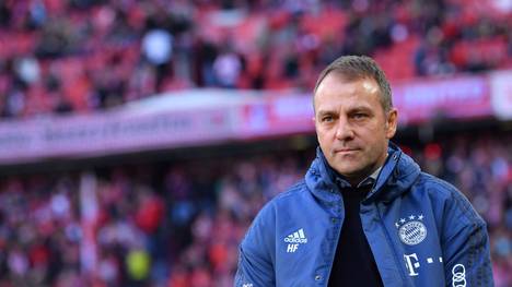 Am Freitagabend verkündete der FC Bayern die Vertragsverlängerung von Hansi Flick bis 2023. Die Nachricht kam offenbar derart überraschend, dass auch viele Spieler erst aus den Medien davon erfuhren.