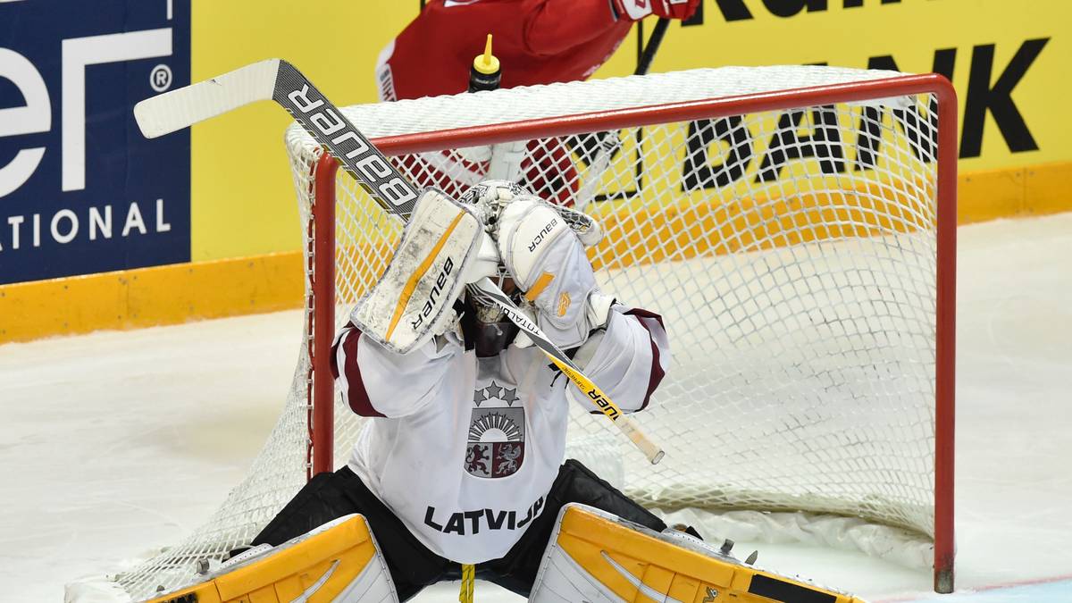 Dänemarks Nicklas Jensen dreht nach seinem entscheidenden Penalty jubelnd ab