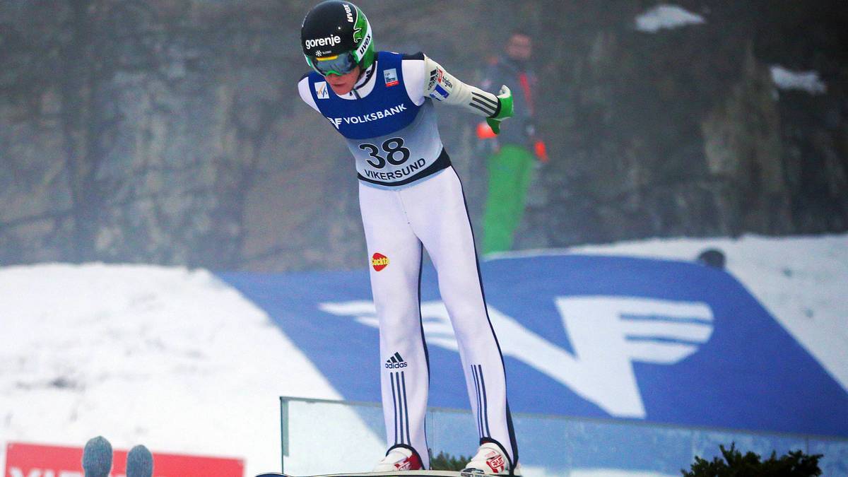 Ist das der perfekte Absprung? Vielleicht - auf alle Fälle erreicht der Slowene anschließend die Rekordweite von 250 Metern, ehe er zur Landung ansetzt