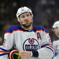 Die Siegesserie von Eishockey-Nationalspieler Leon Draisaitl und den Edmonton Oilers in der nordamerikanischen Profiliga NHL ist gerissen.