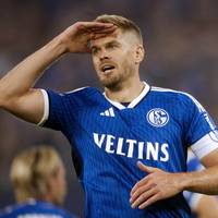 Simon Terodde beendet seine Karriere. Das teilt der FC Schalke mit. Der Stürmer schoss den Verein vor zwei Jahren zurück in die Bundesliga.