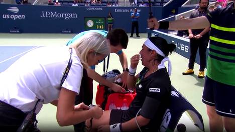 Ons Jabeur aus Tunesien siegt in der ersten Runde der US Open gegen Camila Osorio aus Kolumbien mit 7:5 und 7:6 - und das trotz Atemnot. Am Ende bekommt die Tunesierin noch ein Geburtstagsständchen vom Publikum gesungen. 