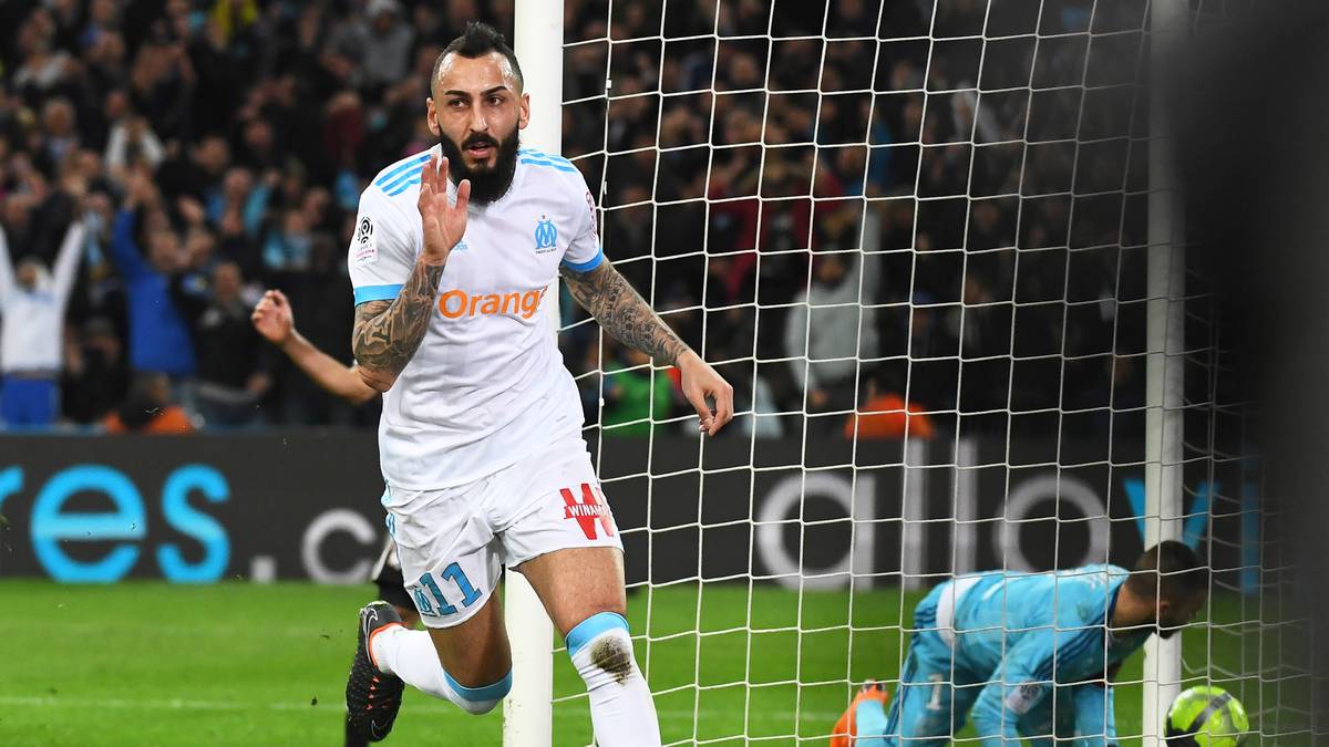 Eher der erfahrene klassische Stoßstürmer Kostas Mitroglou, oder der wendige Valere Germain, der auch am Wochenende traf? Egal, für wen sich Trainer Rudi Garcia am Ende entscheidet, Leipzig ist auf dieser Position allein mit Werner einen Tick besser aufgestellt - 3:2 für RB