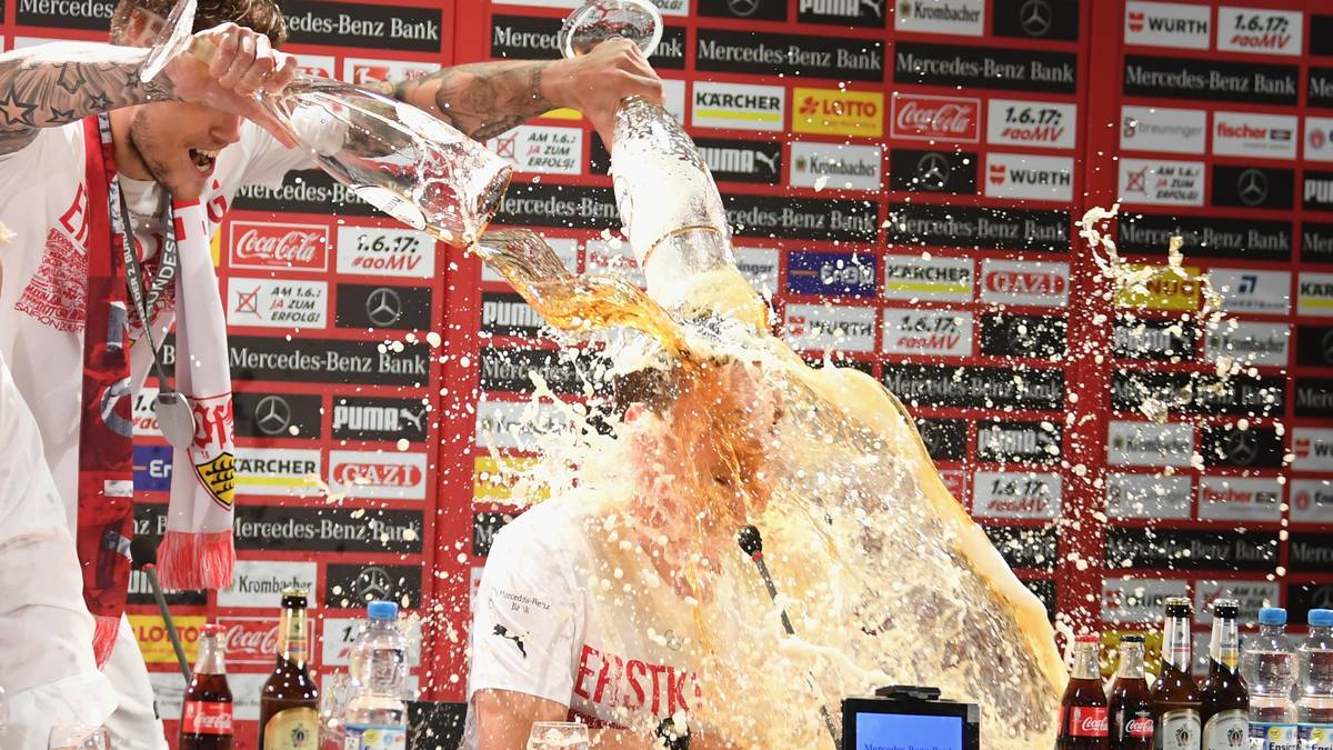 Krachend schießt es über ihn hinweg