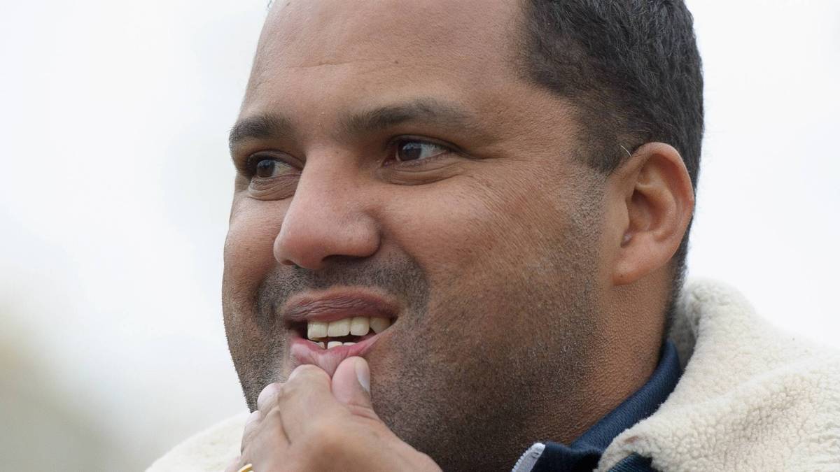 AILTON: "Ein Schuss, ein Tor, das Ailton". Einst Meister mit Bremen und als Kugelblitz gefeiert, später "Insasse" des Dschungelcamps. Auch Ailton verprasste die erworbenen Millionen während seiner aktiven Laufbahn. Später saß er auf einem Berg von Schulden. Sein Berater wollte 2007 sogar Ailtons Torjägerkanone der Saison 2003/04 über ein Internet-Auktionshaus verkaufen. "Toni" schuldete ihm wohl noch etwa 200.000 Euro