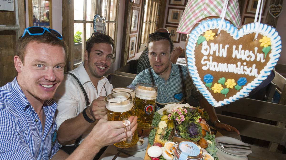 TOBIAS ARLT: Ausgeübt wurde dieser Gruppenzwang in der "Trainingsgruppe Sonnenschein" durch das Rodel-Doppelsitzerduo Wendl/Arlt. Wendl (Mitte) fehlt in München, sein Anschieber (r.) ist aber auch in München am Start