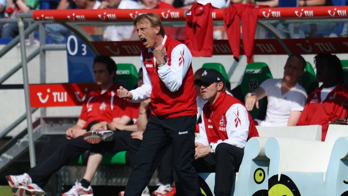 Auf Platz 11 der ewigen Rangliste liegt Christoph Daum (1986-90 1. FC Köln, 1990-93 VfB Stuttgart, 1996-2000 Bayer Leverkusen, 2006-09 1. FC Köln, 2011 Eintracht Frankfurt). Daum hatte seine 50 Siege nach 98 Spielen eingefahren. Mit dem 1.FC Köln bot er den Bayern jahrelang Paroli, mit Stuttgart wurde er 1992 Meister, mit Leverkusen erlebte er 2000 die Vizemeisterschaft nach dem Drama von Unterhaching, mit Eintracht Frankfurt stieg er 2011 ab. Eine Kokain-Affäre kostete ihn 2000 die mögliche Karriere als Bundestrainer 