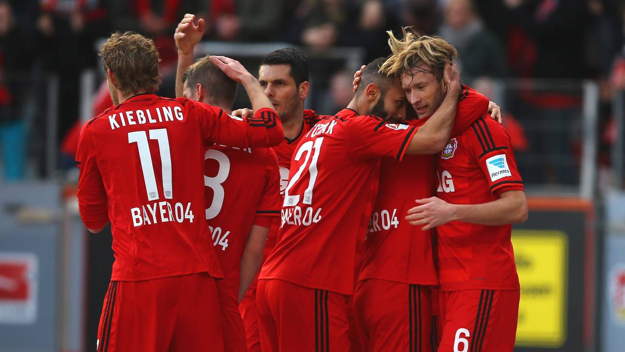 Rolfes schießt Leverkusen auf Platz vier