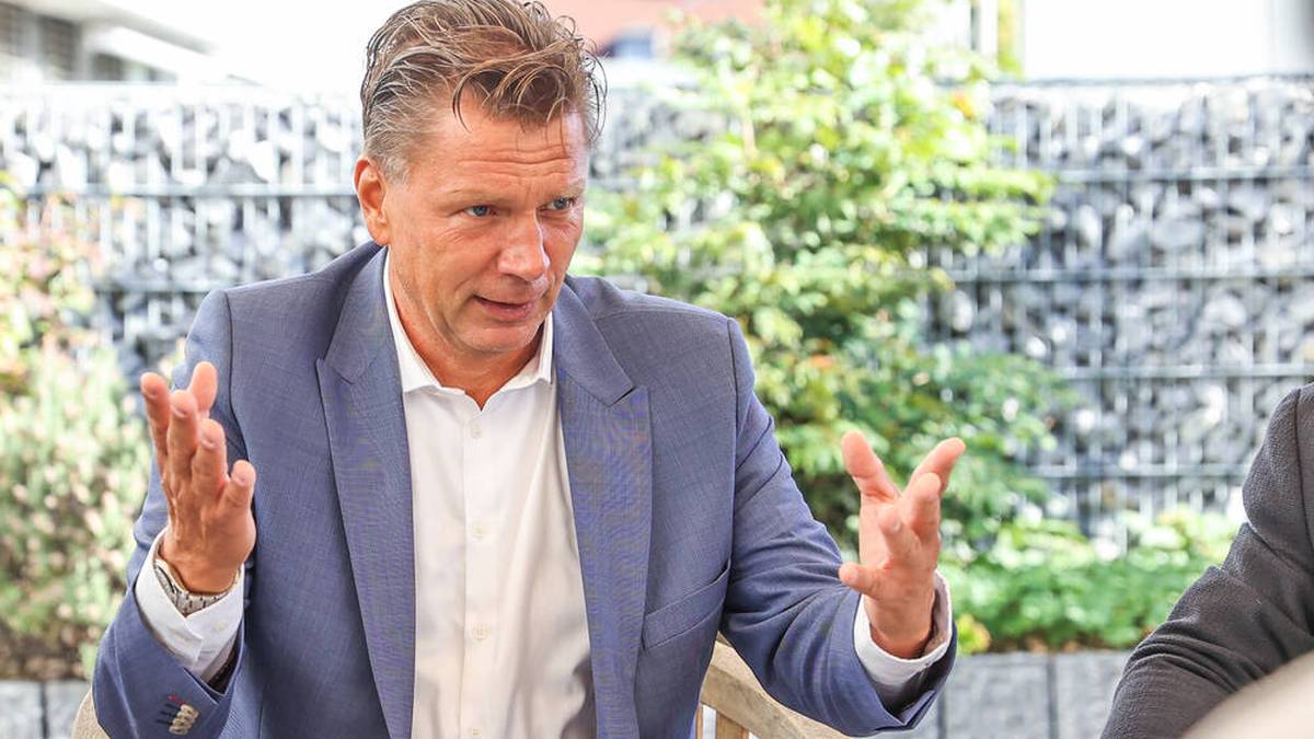 Thorsten Kinhöfer would whistle in the Bundesliga