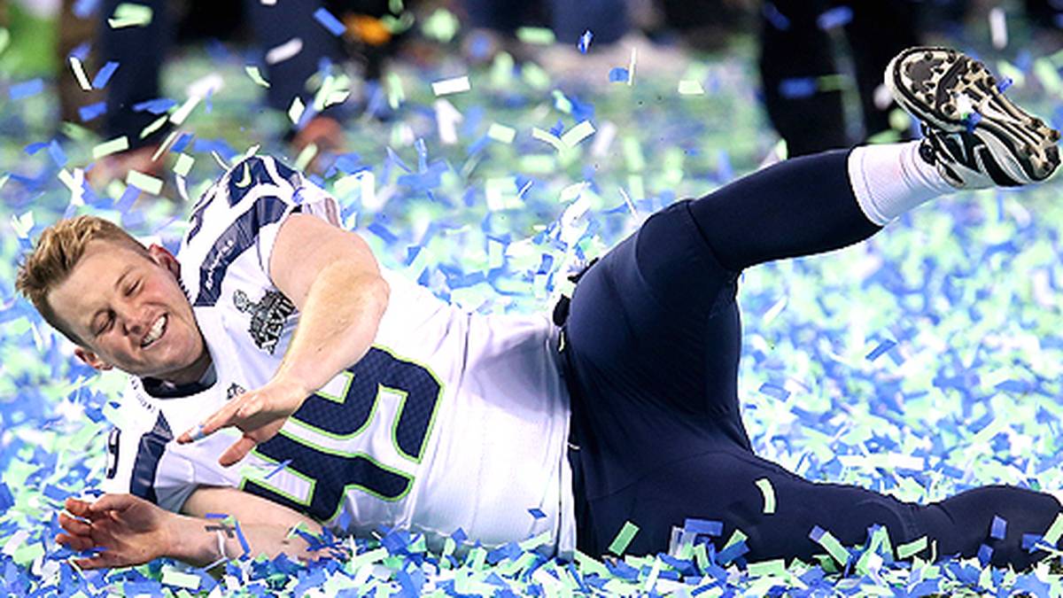 Dann geht die wilde Party los. Longsnapper Clint Gresham genießt sein Konfetti-Bad
