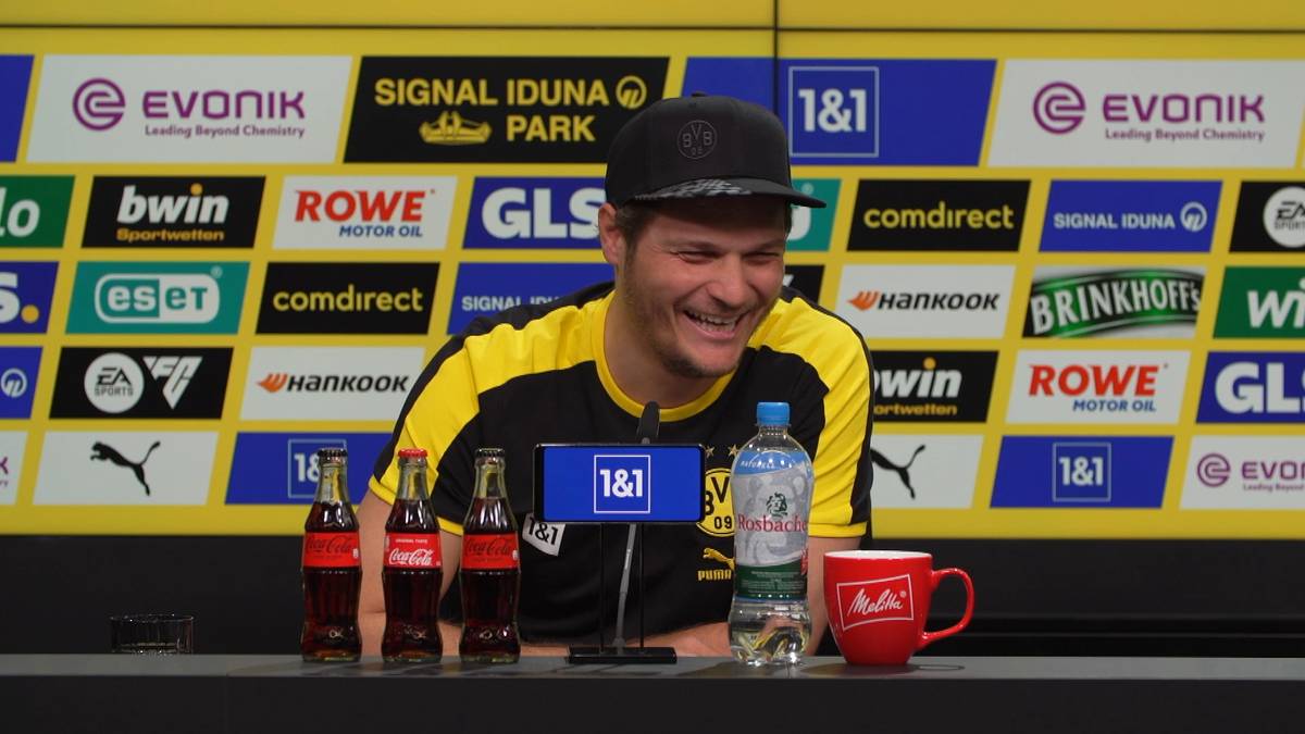 Vor dem Spiel der Dortmunder gegen Frankfurt sorgt der Trainer Edin Terzic bei der Personalfrage für einen Lacher auf der Pressekonferenz. 
