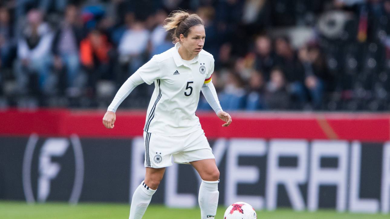 Abwehrchefin Peter reist verletzt ab