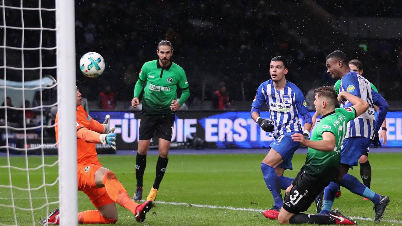 Herthas Kalou schießt 96 ab