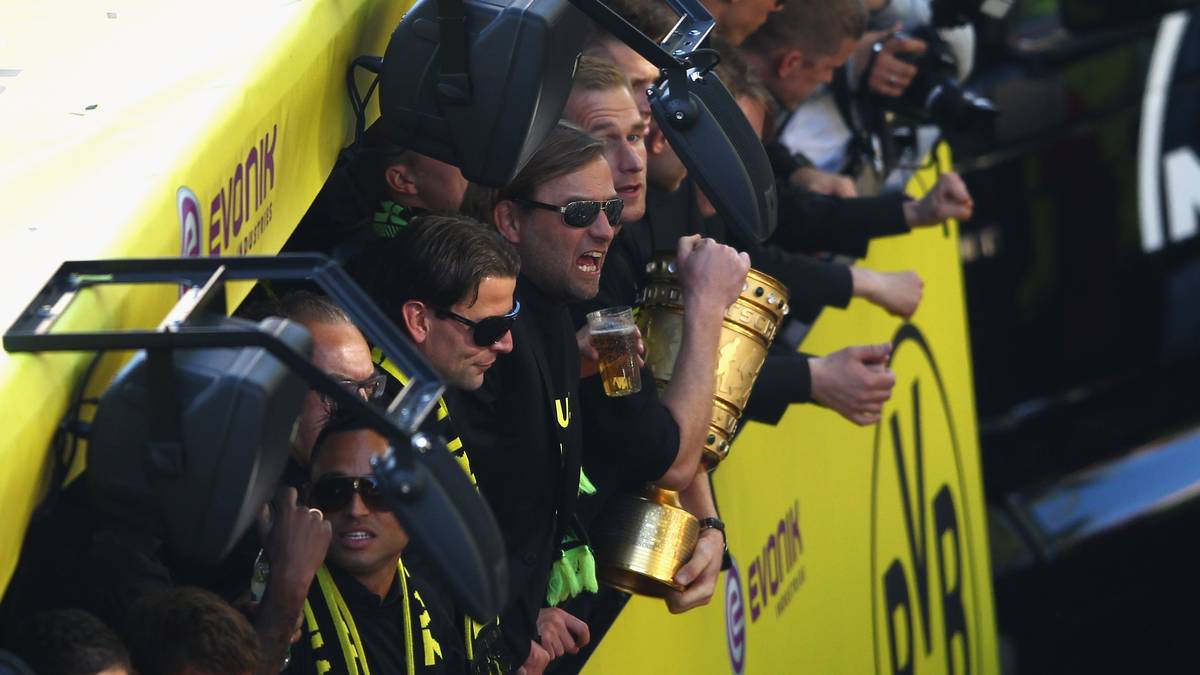 Aber sowohl bei den Meisterschaften (fünf, genauso wie Mönchengladbach) als auch den Champions-League-Siegen (einer, genauso wie der Hamburger SV) liegt Dortmund auf Rang zwei. Es ist übrigens bereits das 14. Pflichtspiel-Duell der beiden Kontrahenten in den vergangenen drei Jahren