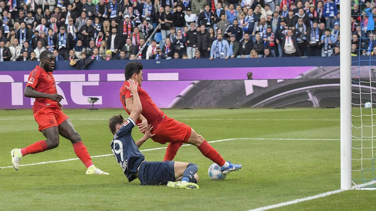 Diese Szene hätte beinahe zu einem frühen Gegentor der Bayern geführt