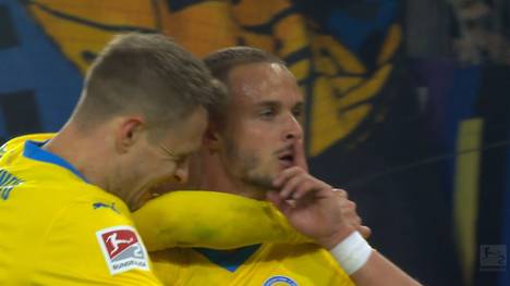 Im Relegations-Hinspiel macht Eintracht Braunschweig beim 1. FC Saarbrücken einen großen Schritt zum Klassenerhalt. Ein Strahl von Marvin Rittmüller verschafft dem BTSV eine hervorragende Ausgangsposition.