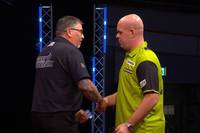 Michael van Gerwen scheitert im Achtelfinale der Europen Darts Championship deutlich an Gary Anderson und findet zu keiner Zeit zu seinem Spiel.