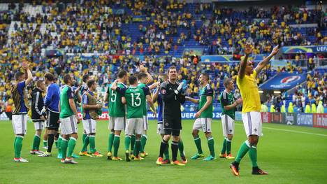 Die Nordiren bejubeln ihren 2:0-Sieg über die Ukraine