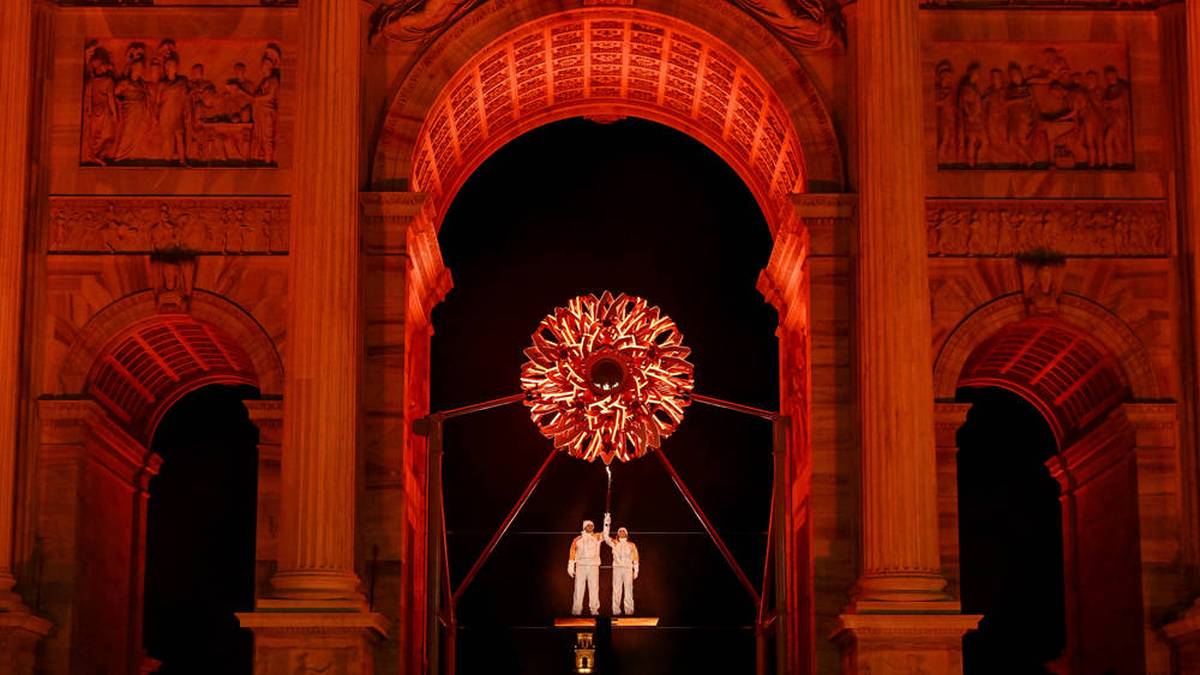 Das Olympische Feier ist entzündet