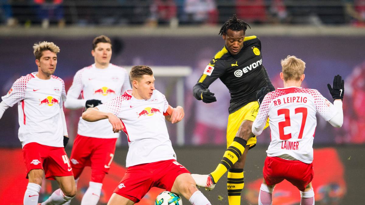 Michy Batshuayi sorgt für Unruhe in der Leipziger Abwehr...