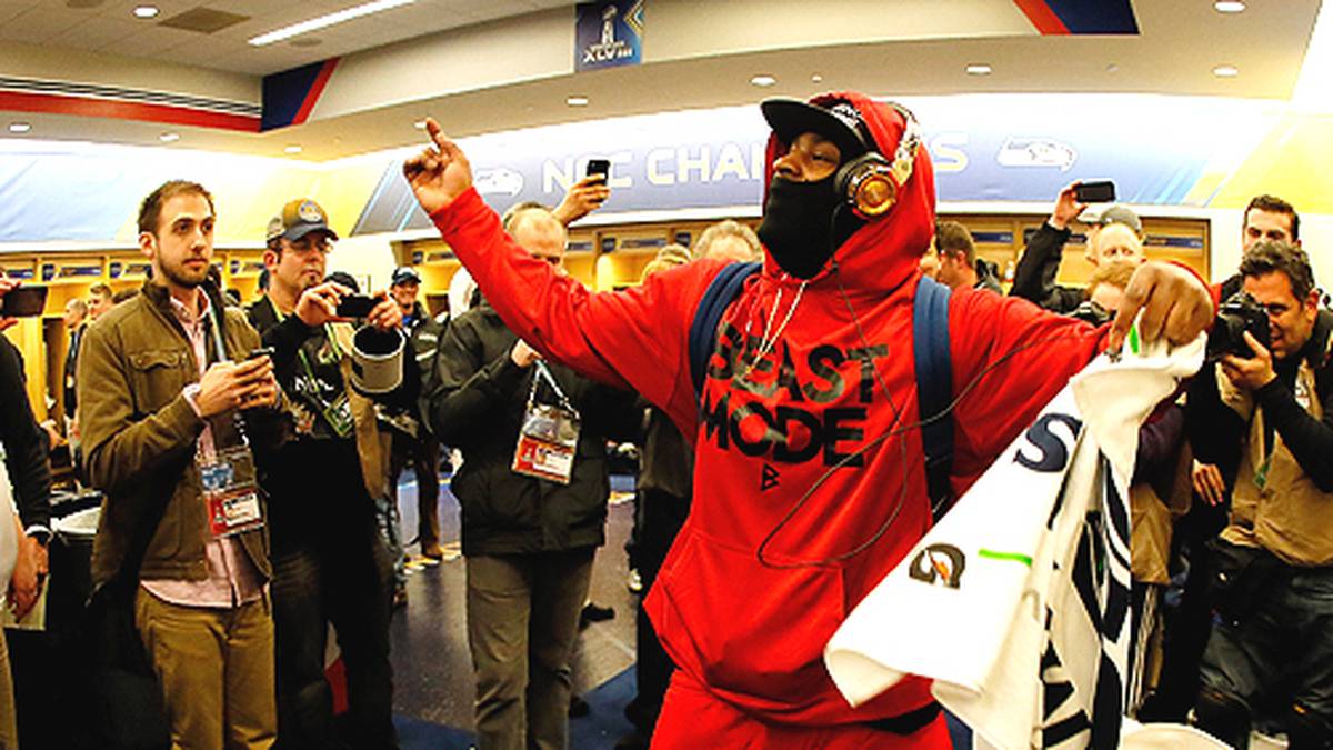 Der öffentlichkeitsscheue Lynch geht maskiert aus sich heraus