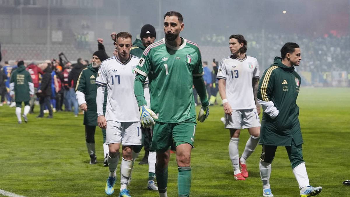 Das dritte WM-Aus in Serie von Italien ist die größte Sensation der Playoffs. Angeführt von Kapitän Gianluigi Donnarumma (Manchester City) erwischte es zahlreiche Stars
