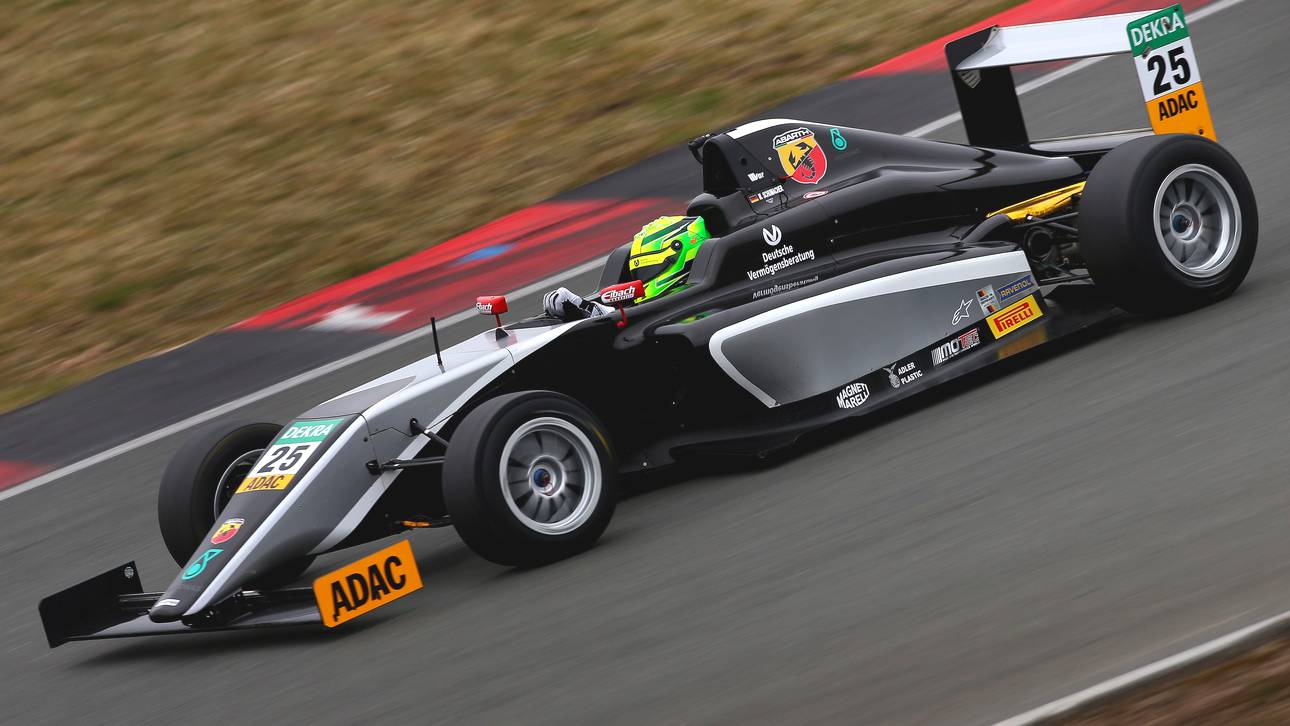 Riesiger Rummel um ein stilles Debüt