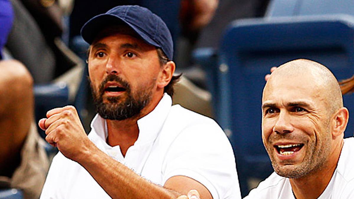 Ein Grund dafür ist der frühere Wimbledon-Sieger Goran Ivanisevic (l.), der seinen Landsmann wieder in die Weltspitze führt