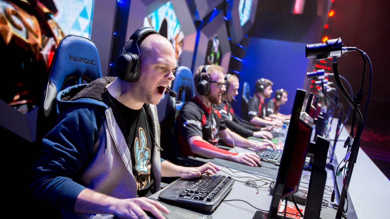 Misfits & Fnatic mit weißer Weste