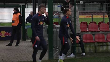 RB Leipzig droht bei einem Verpassen der Saisonziele der Verkauf von Xavi Simons und Dani Olmo. Um das zu verhindern soll eine besondere Verbindung des Trainer mit einem Schützling herhalten. 