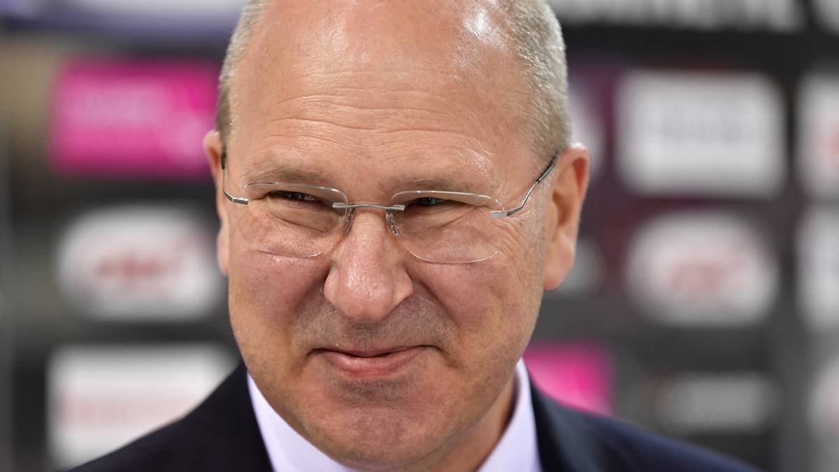 TRAINER: Don Jackson, seit 2014 beim EHC, wurde während seiner Zeit in München bis auf einmal immer Meister. Der Erfolgsgarant weiß, wie er mit den Spielern kommunizieren muss, wie er sie anpacken muss, wie er das Team formen muss