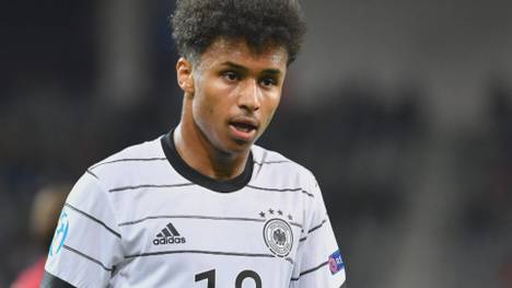 Ab 1.August ist Hansi Flick offiziell Bundestrainer und tritt die Nachfolge von Joachim Löw an. Offenbar hat er in seiner Vorarbeit in Auge auf ein Talent aus der U21-Auswahl geworfen.