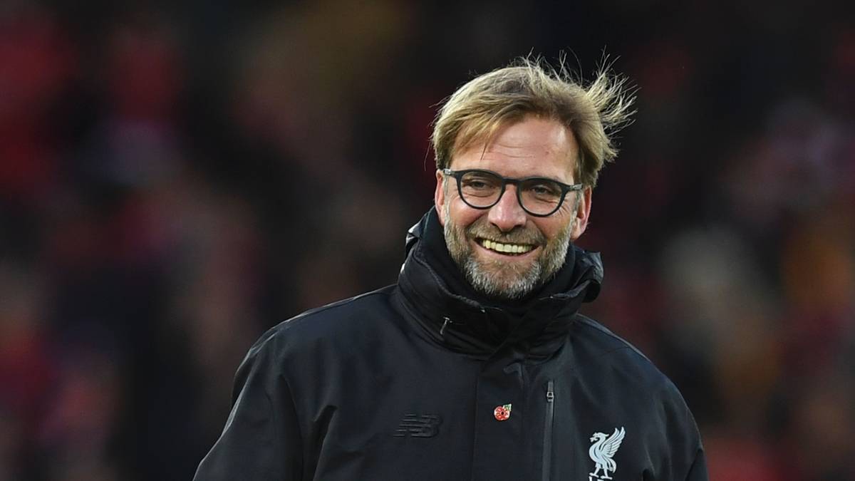 In 12 der ersten 13 Ligaspiele bleibt Klopp mit seiner Mannschaft ungeschlagen. Zur Belohnung steht Liverpool nach dem 11. Spieltag erstmals seit Mai 2014 wieder an der Tabellenspitze der Premier League