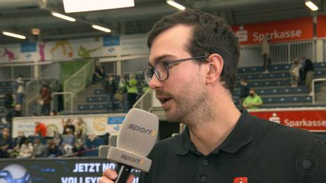 Die Roten Raben Vilsbiburg feiern beim USC Münster einen Big Point im Kampf um die Playoffs. Nach dem Spiel zeigt Raben-Coach Florian Völker die Schlüsselpunkte der Partie auf - und sendet eine Kampfansage an die kommenden Gegner