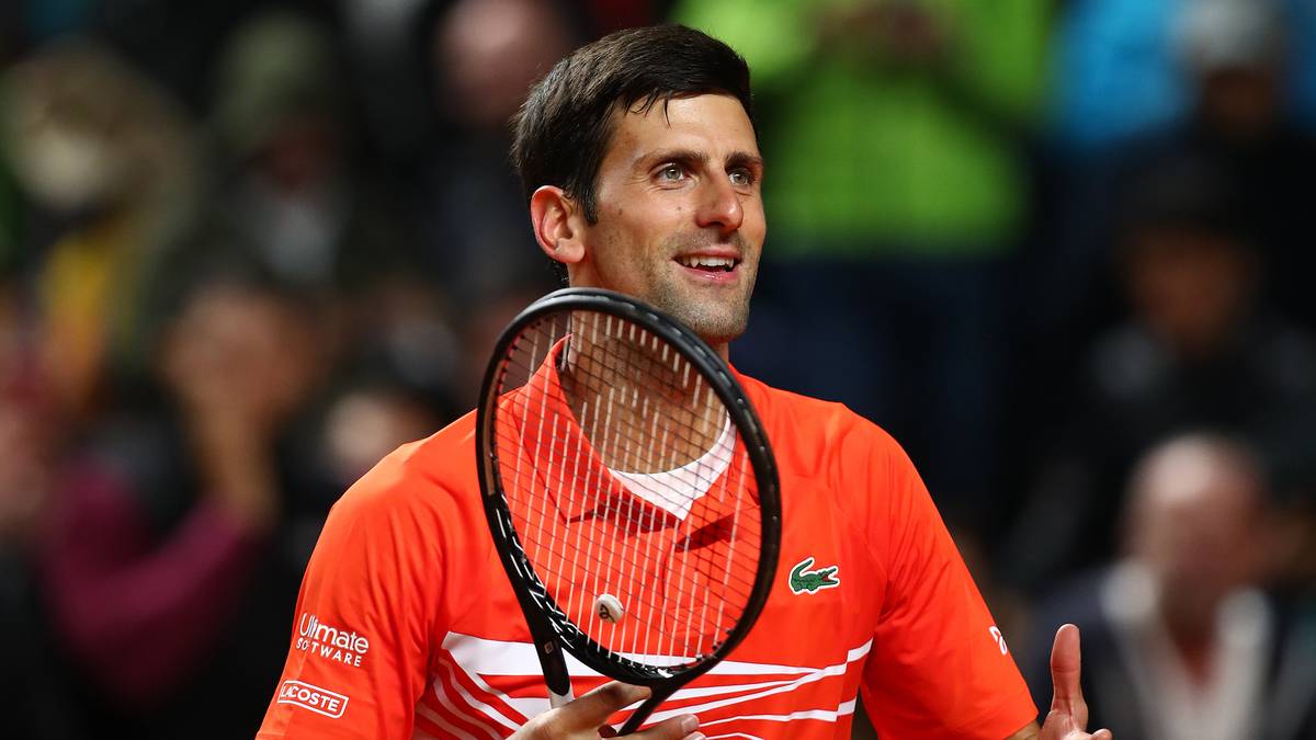 Über den Weltranglistenersten Novak Djokovic sagt der 24-Jährige: "Ich finde, er hat ein krankhaftes Verlangen danach, von allen gemocht zu werden. Er möchte wie Federer sein. Er möchte so sehr gemocht werden, dass ich es nicht ausstehen kann. Sein Siegesjubel ist abscheulich"