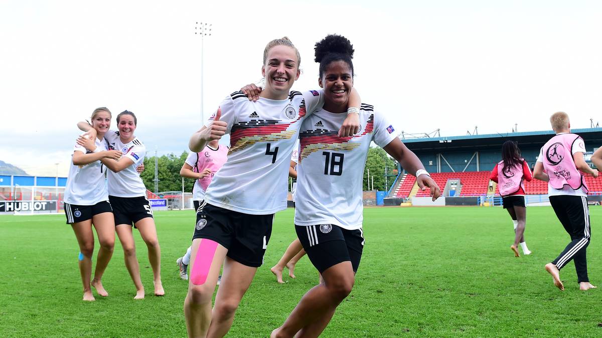 SOPHIA KLEINHERNE/19/IV/1. FFC Frankfurt: Die Kapitänin ist einer der erfahrensten Spielerinnen bei den DFB-Frauen, besticht in jungen Jahren mit Ruhe, Abgezocktheit und einem guten Spielaufbau aus der Abwehr heraus. 2017 hat die Innenverteidigerin nicht von ungefähr die Fritz-Walter-Medaille in Bronze und 2018 in Silber gewonnen. Folgt 2019 dann Gold?
