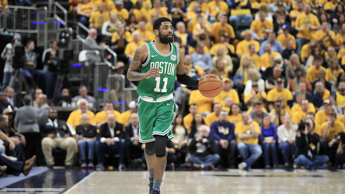 KYRIE IRVING: Die Brooklyn Nets haben den nächsten Transfer-Coup gelandet. Neben Kevin Durant verpflichtet die Franchise auch Kyrie Irving. Der Point Guard wird laut Adrian Wojnarowski von "ESPN" einen Vierjahresvertrag für 140 Millionen Dollar unterschreiben