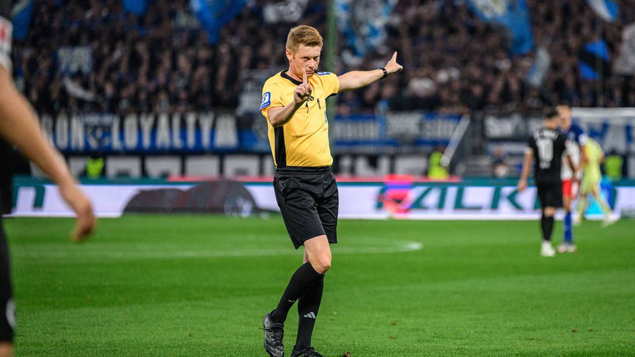 Schiedsrichter Christian Dingert stand beim Duell HSV gegen FC St. Pauli im Mittelpunkt