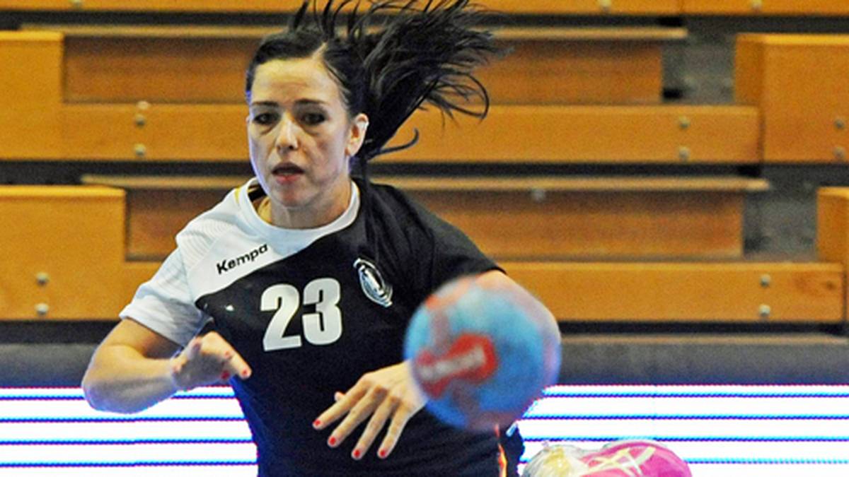 Svenja Huber (29): Die Studentin gewinnt kurz nach ihrem Wechsel zum Thüringer HC 2014 die deutsche Meisterschaft. In 15 Länderspielen erzielt Huber bisher 52 Treffer. Zu ihren Hobbys zählt die nur 1,68m große Katzenliebhaberin Tennis spielen und lesen 