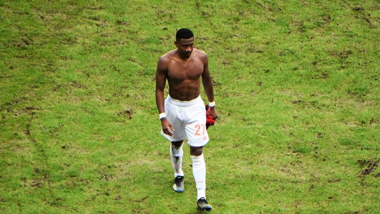 Flick mosert über Eintracht-Rasen