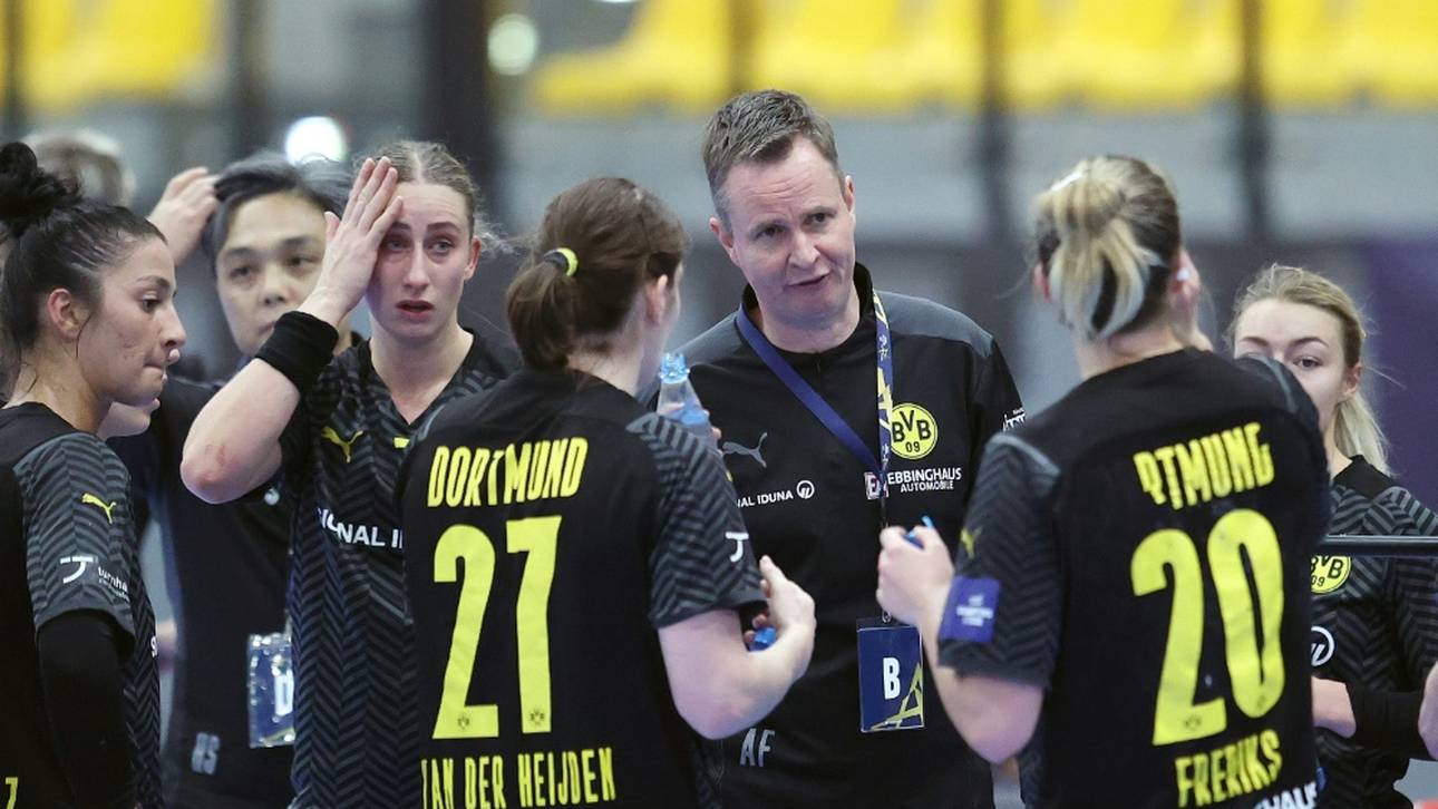 BVB stellt Trainer Fuhr frei