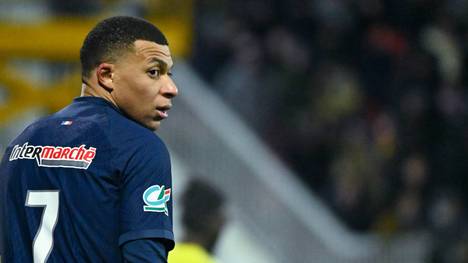 Kylian Mbappé soll laut der Sport Bild die Entscheidung getroffen haben, ab der kommenden Saison für Real Madrid aufzulaufen. Dem Flirt zwischen den Madrilenen und Mbappé könnten die Gehaltsforderungen des Franzosen und Pläne von PSG aber erneut einen Strich durch die Rechnung machen. 
