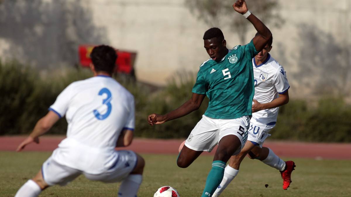 MALIK TALABIDI (RB Leipzig, 17): Trotz seiner gerade einmal 17 Jahre durfte Talabidi bereits mehrfach mit den Profis trainieren und wusste dort durchaus zu überzeugen. Erste Vereine aus England sollen ihre Fühler nach dem Sohn togolesischer Eltern ausgestreckt haben