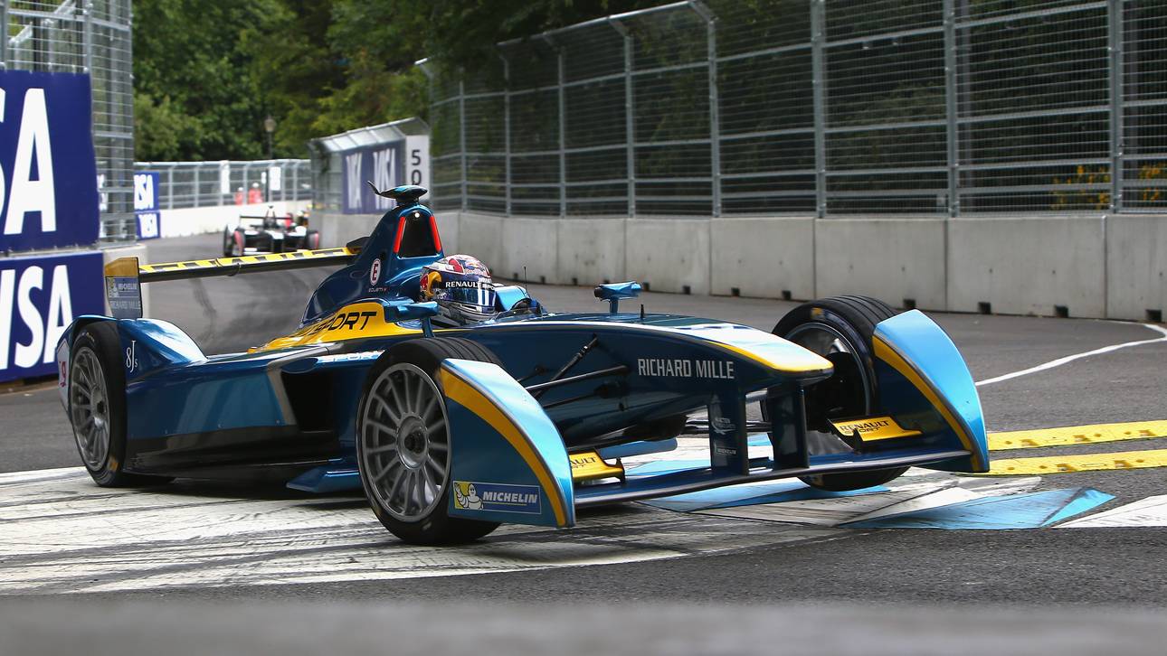 Buemi macht Titelrennen spannend