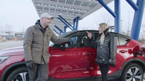 Ein Elektroauto, dass über 1000 km mit nur einer Batterieladung schafft – der Mercedes-Benz Vision EQXX. Wir testen die Reichweitenversprechen der Automobilhersteller und prangern die größten Fehler der Elektromobilität an. Außerdem im Test: der Volvo C40 Recharge Twin Motor.