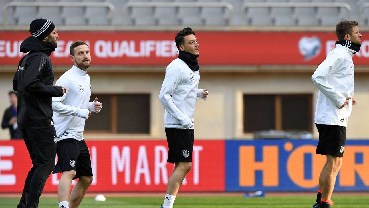 Özil fraglich, Gomez in der Startelf