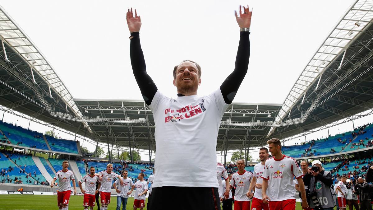 Der Trainer mit der längsten Amtszeit an einem Stück bei den Sachsen war Alexander Zorniger. Der heute 51-Jährige war ab 2012 für zwei Jahre, sieben Monate und acht Tage Coach bei RB