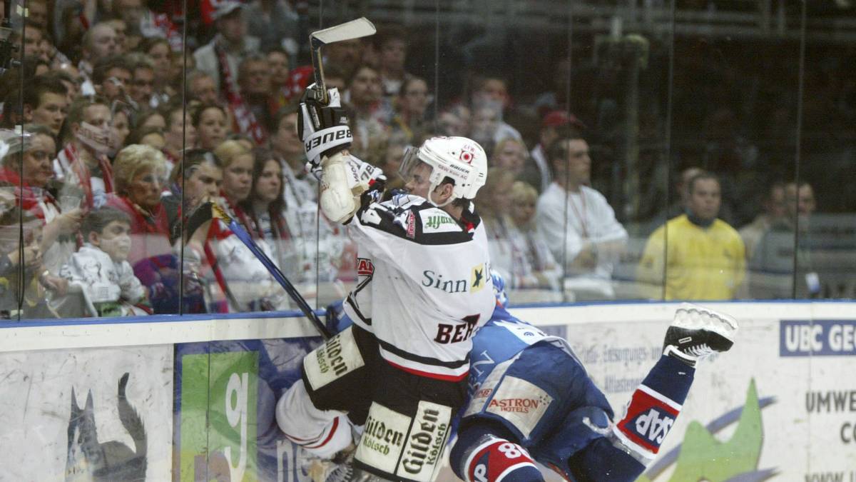 2001/02 - KÖLNER HAIE - Adler Mannheim 3:1: 2002 werden die Adler um Dennis Seidenberg von den Kölner Haien in die Knie gezwungen. Für die Haie ist es der zweite DEL-Titel